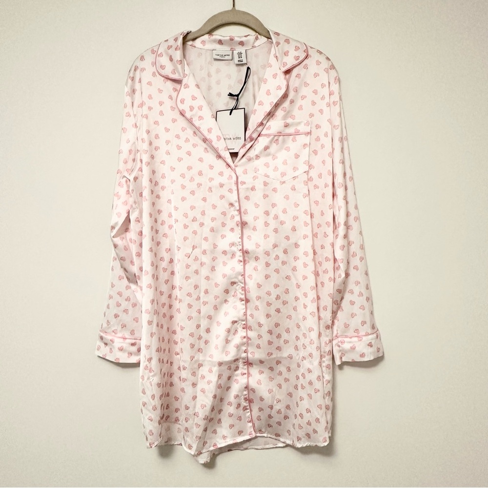 NWT TABITHA WEBB Valentine Heart Print Silky Boyfriend Sleep Shirt Size Medium